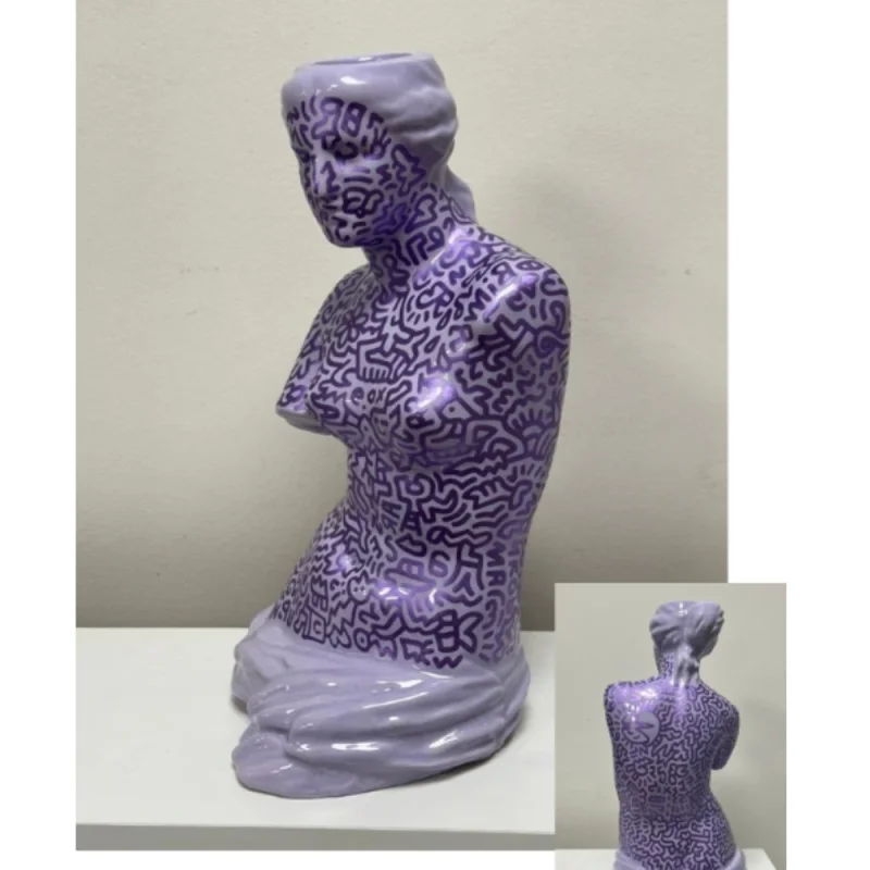 d3f1aa0dec3c4771b9f10caa9844222d vase statue.png