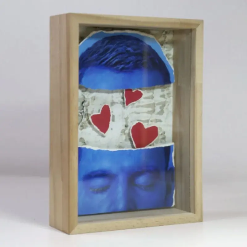 0925202c0d3c1609d4a8fa2a25a494dd exposito coeur coeur en fuite bleu.jpg