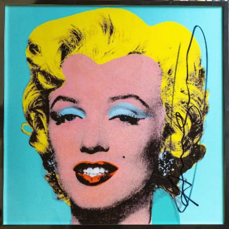 Marilyn Monroe - yellow on a turquoise background