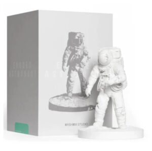 quartz eroded astronaut