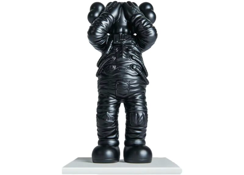kaws space bronze edition 69eca5245ffdb.jpg